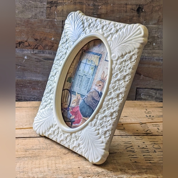 2004  Master craft International Off White Ceramic Scrolled Picture Frame - Picture 2 of 9